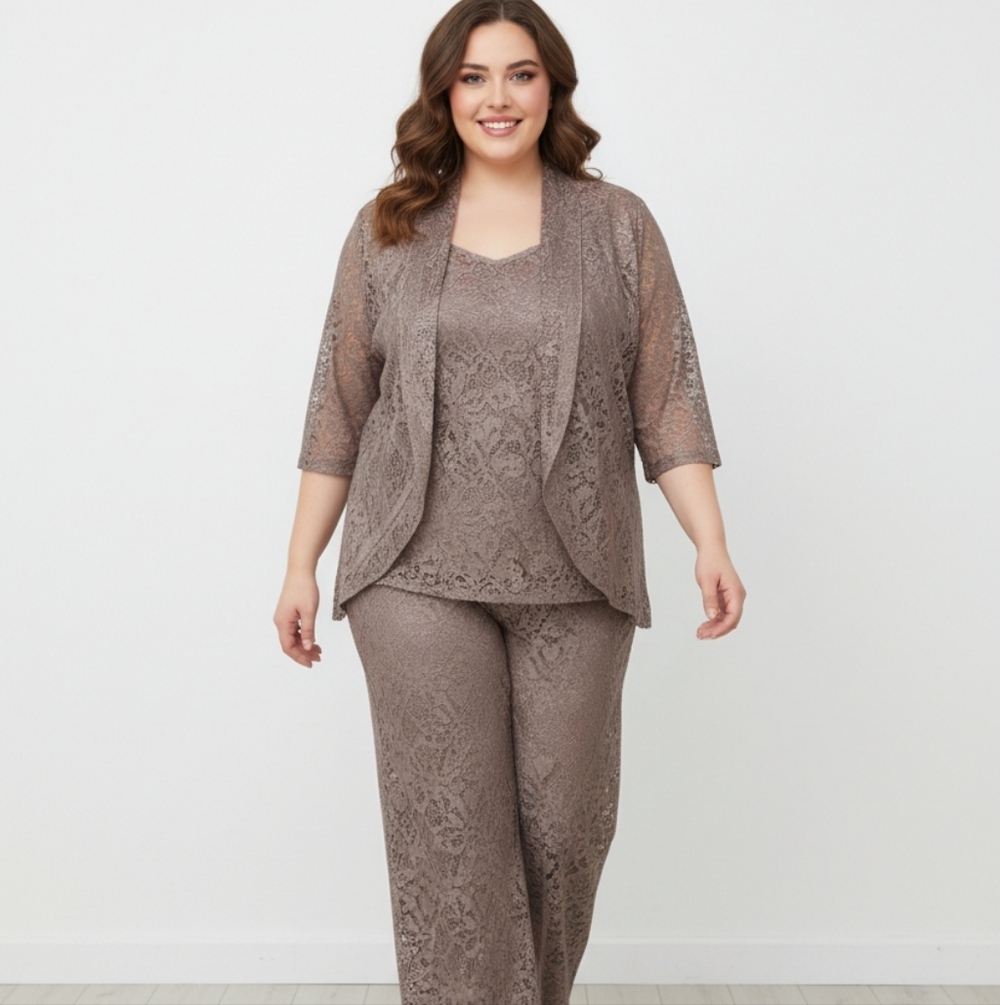 DAMIANO Chic Lace Women's Pantsuit in Taupe